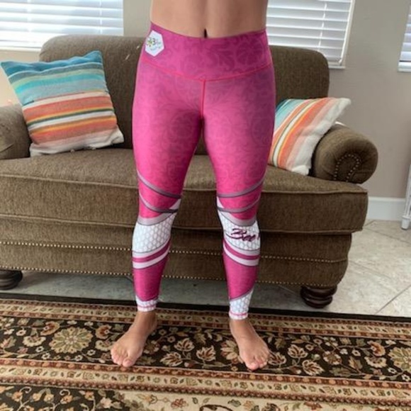 Colombian Athletic Yoga Pants - Picture 5 of 5